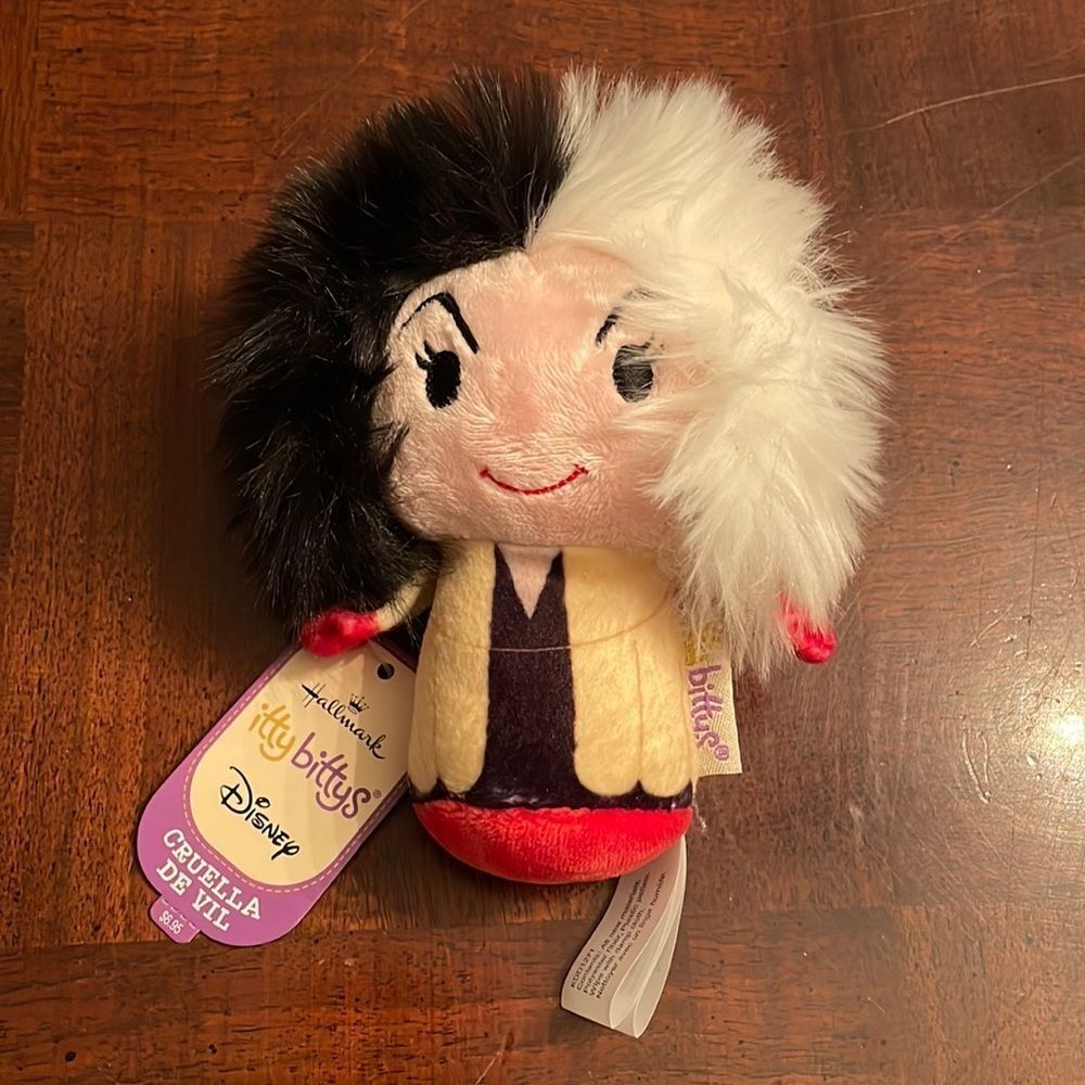 Hallmark Cruella de Vil Itty Bitty Bittys Plush Toy